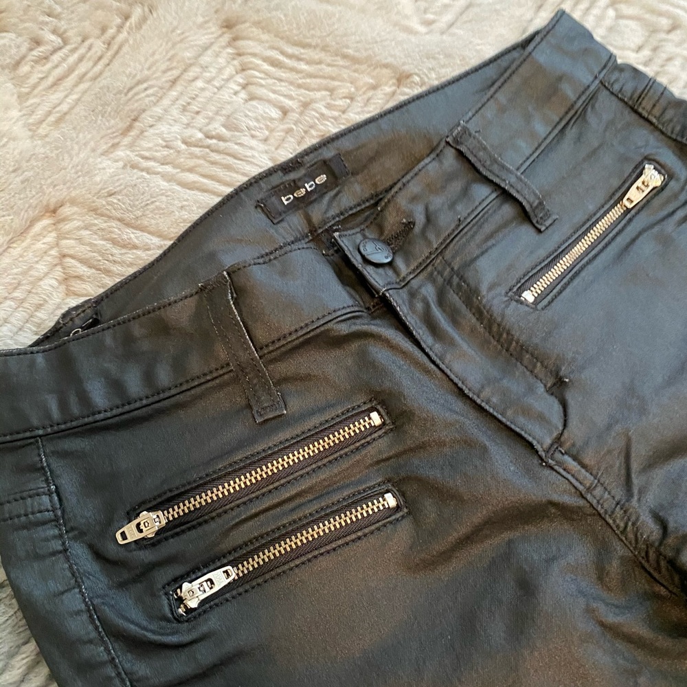 Oiled skinny pants